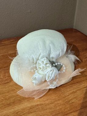Ivory Decorative Mini Hat with Satin Roses
